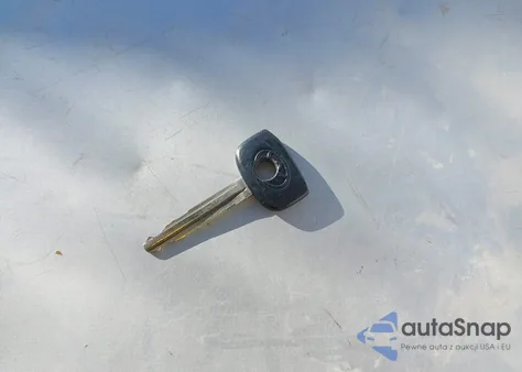 2005 Toyota Camry Le из США, поврежденный, VIN 4T1BE32K75U087787